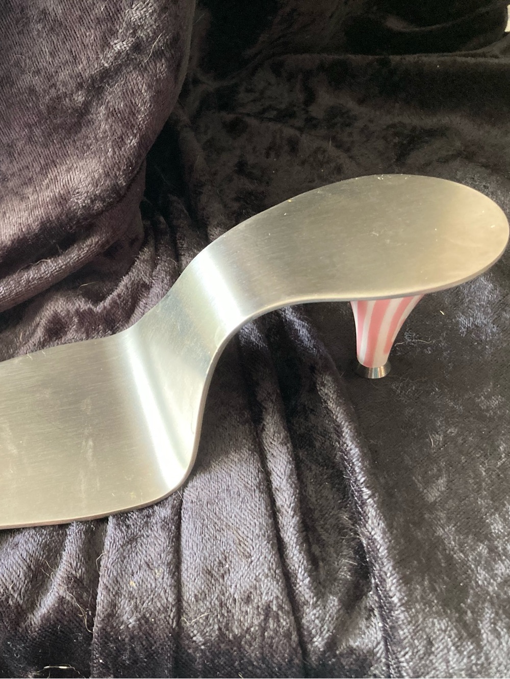 High Heel Stainless Steel Curved Cake Server - Silver w/Removable Magnetic Heel